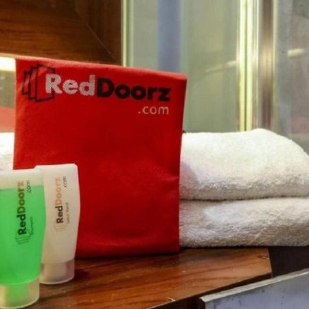 Reddoorz Plus @ Karet Setiabudi Jacarta Exterior foto