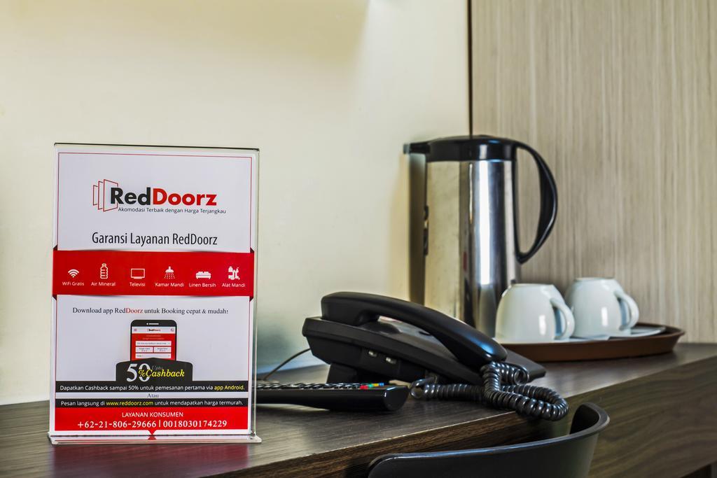 Reddoorz Plus @ Karet Setiabudi Jacarta Exterior foto