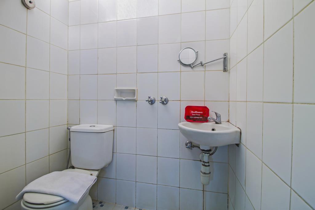 Reddoorz Plus @ Karet Setiabudi Jacarta Exterior foto