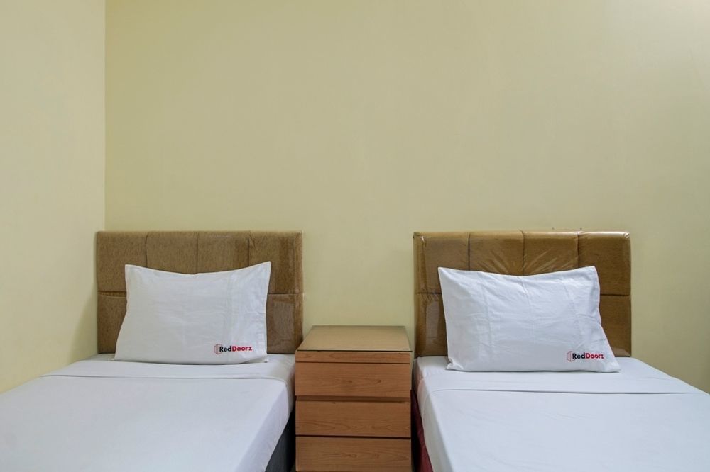 Reddoorz Plus @ Karet Setiabudi Jacarta Exterior foto