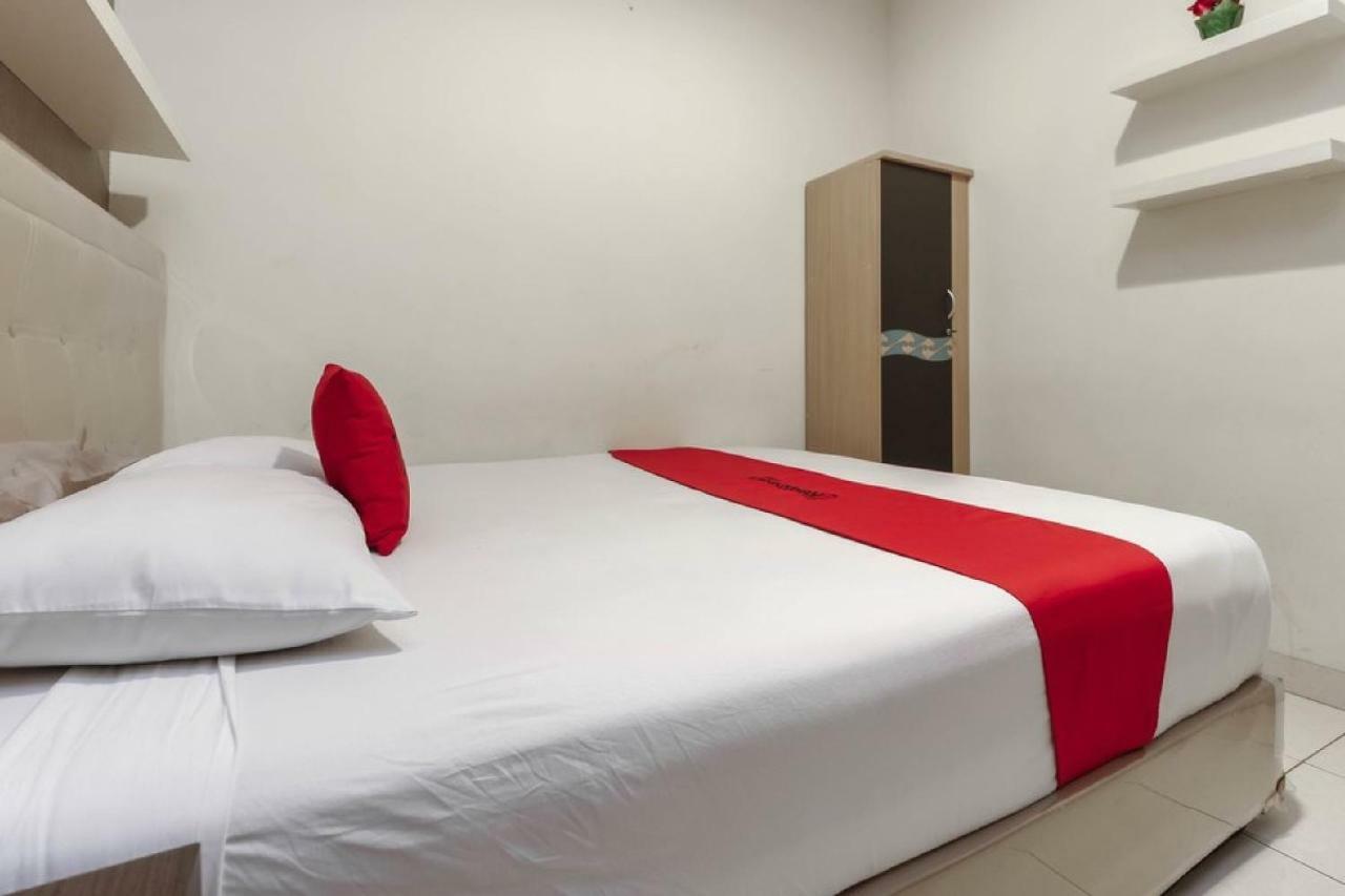 Reddoorz Plus @ Karet Setiabudi Jacarta Exterior foto