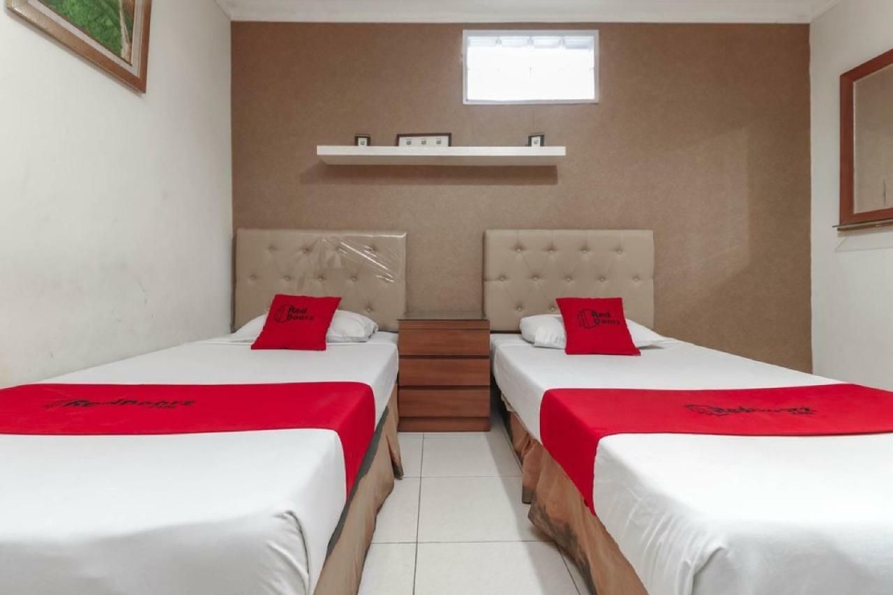 Reddoorz Plus @ Karet Setiabudi Jacarta Exterior foto