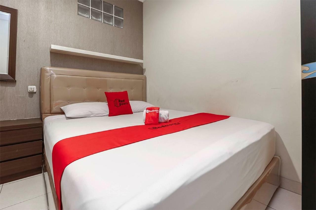 Reddoorz Plus @ Karet Setiabudi Jacarta Exterior foto