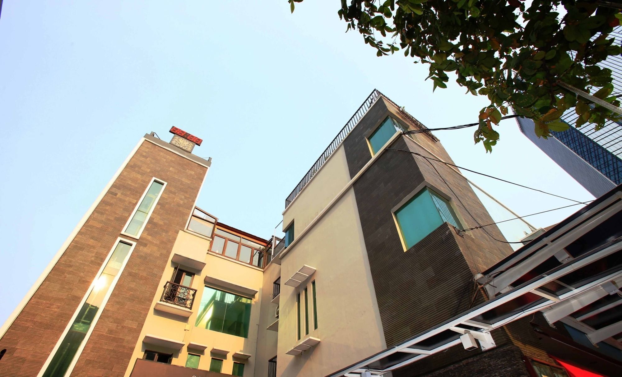 Reddoorz Plus @ Karet Setiabudi Jacarta Exterior foto