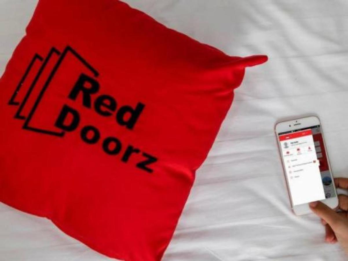 Reddoorz Plus @ Karet Setiabudi Jacarta Exterior foto